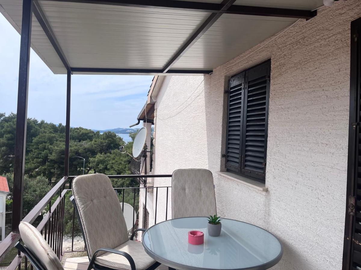 Apartments Villa Mirella 20 M From The Sea - Free Parking Trogir Exterior photo