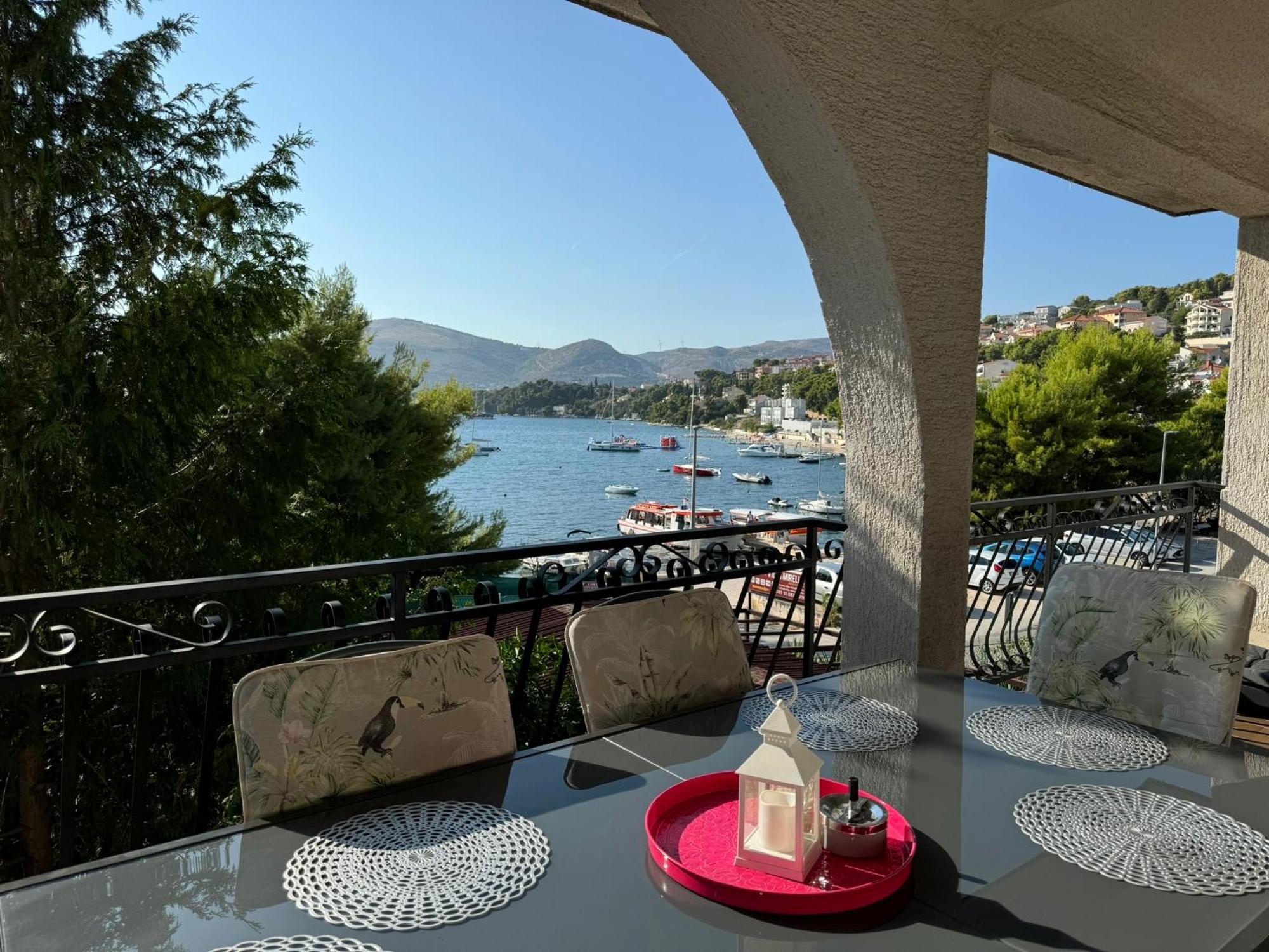 Apartments Villa Mirella 20 M From The Sea - Free Parking Trogir Exterior photo